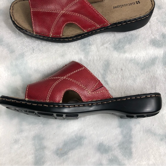 NATURALIZER RED PEBBLE LEATHER CADELL SANDALS/SLIDES SIZE 8 1/2 /8•5 - Picture 9 of 10
